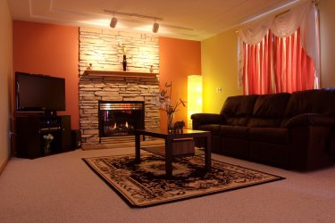 Beautiful Furnished room with fireplace