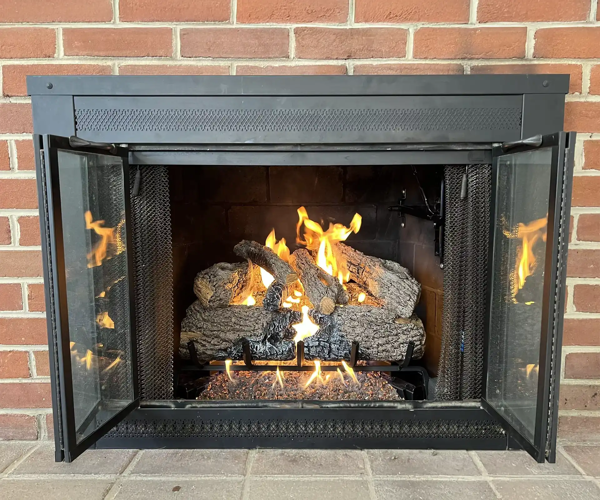 gas-logs-and-glass